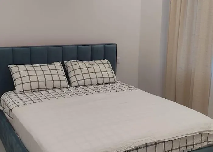 Azure Escape Golem (Tirana)